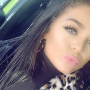 Meet your Posher, Alyssa